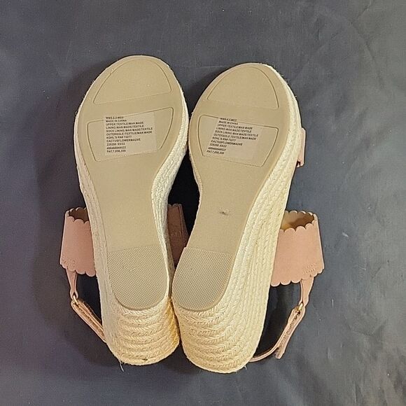 BRAND NEW LC LAUREN CONRAD CACTUS FLOWER WOMEN'S WEDGE SANDALS - Picture 12 of 16